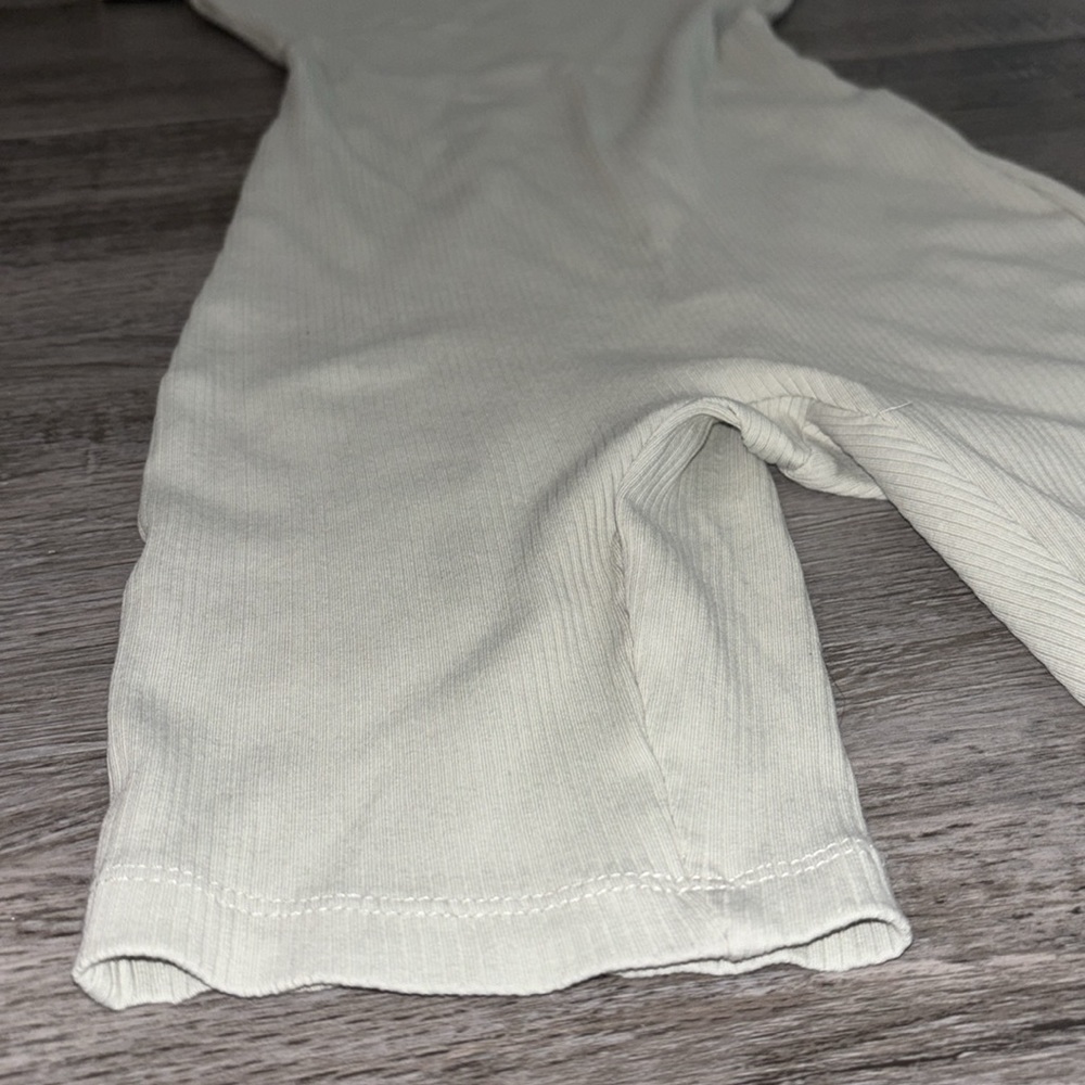 Guess romper - Picture 2 of 6